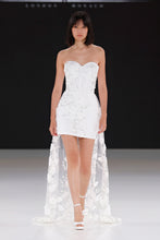 Load image into Gallery viewer, BBFW Look 2
