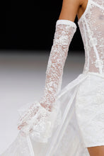 Load image into Gallery viewer, BBFW Look 3
