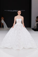 Load image into Gallery viewer, BBFW Look 4
