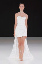 Load image into Gallery viewer, BBFW Look 9
