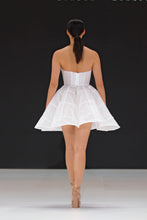 Load image into Gallery viewer, BBFW Look 18
