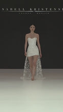 Load and play video in Gallery viewer, BBFW Look 17

